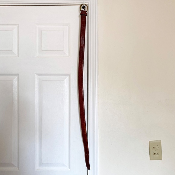 L.L. Bean Men's Genuine Leather Brown Belt Size 32 - Picture 9 of 9